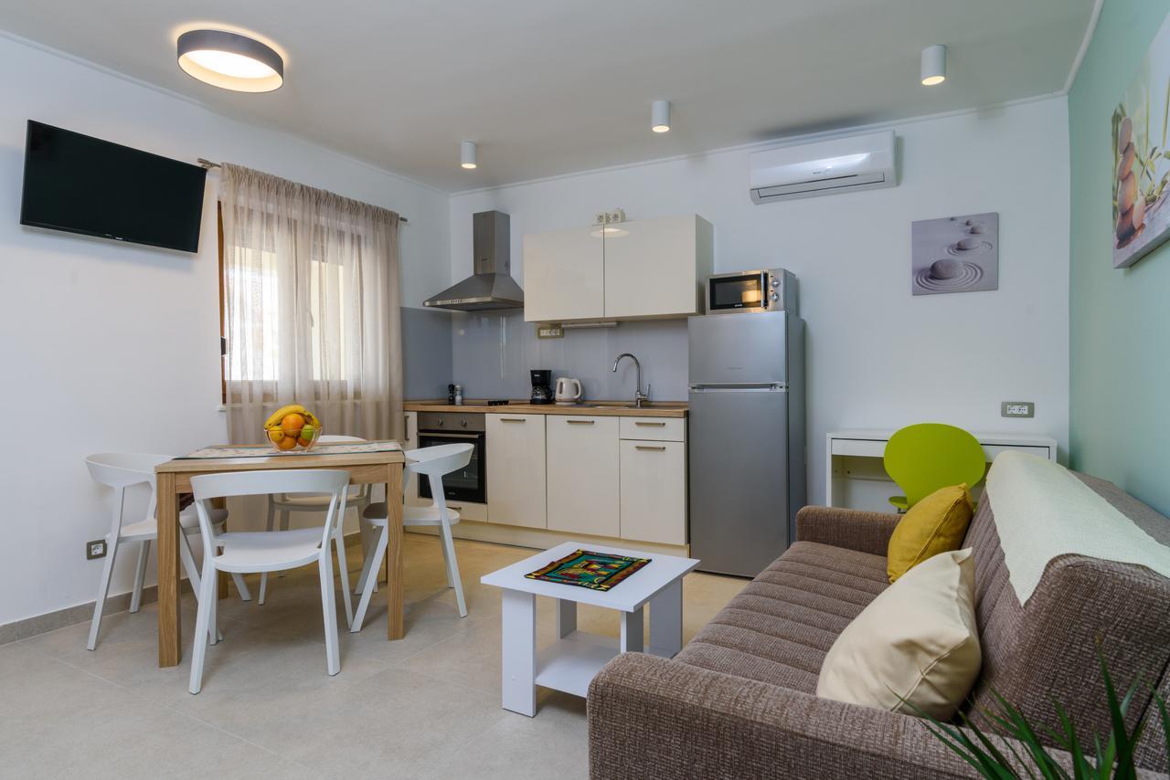 Apartmani Marko I Ana Marina Exterior foto