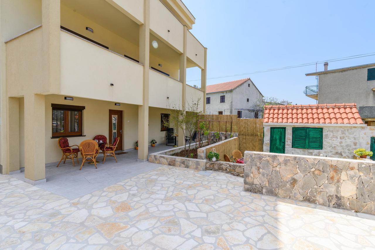 Apartmani Marko I Ana Marina Exterior foto