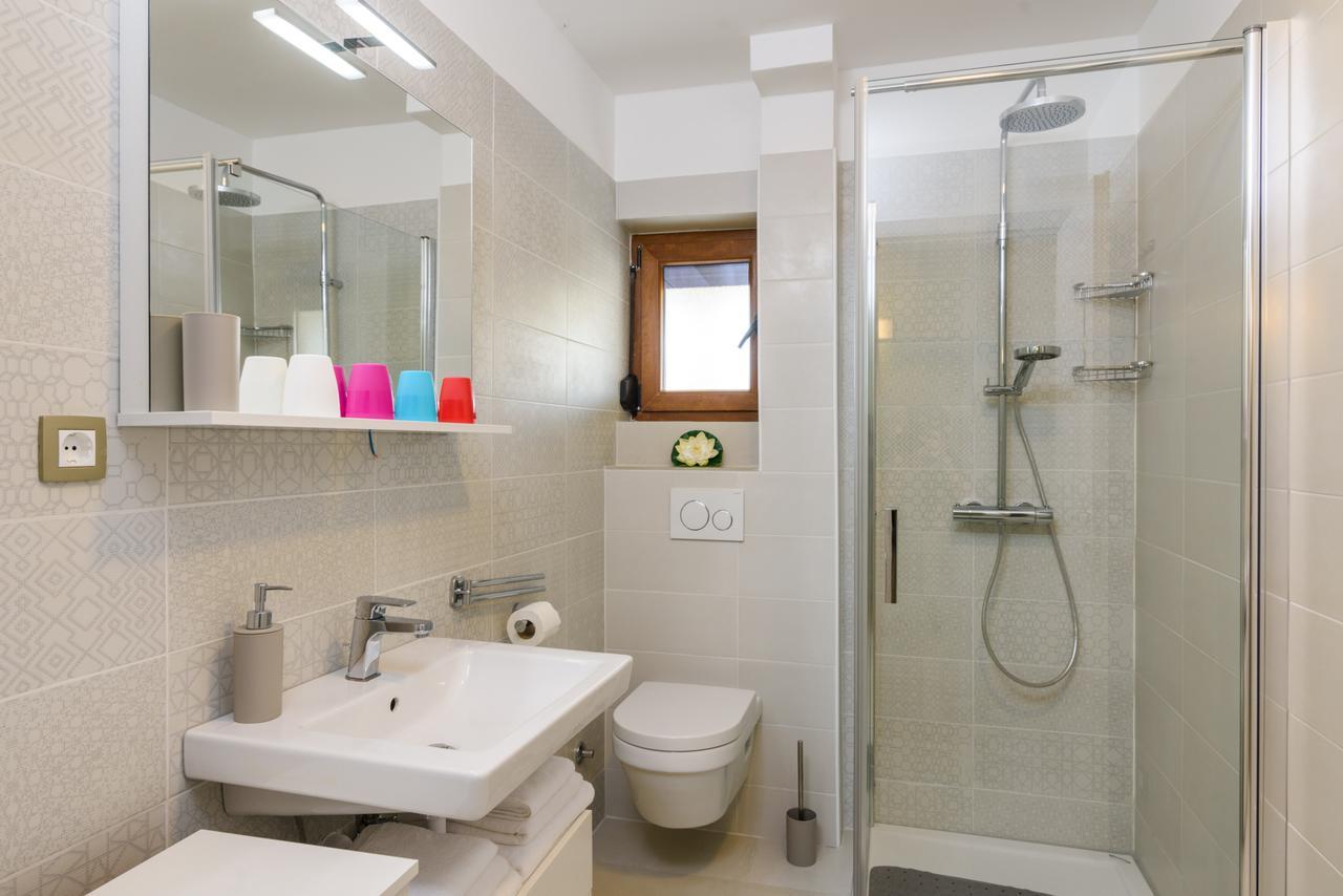Apartmani Marko I Ana Marina Exterior foto