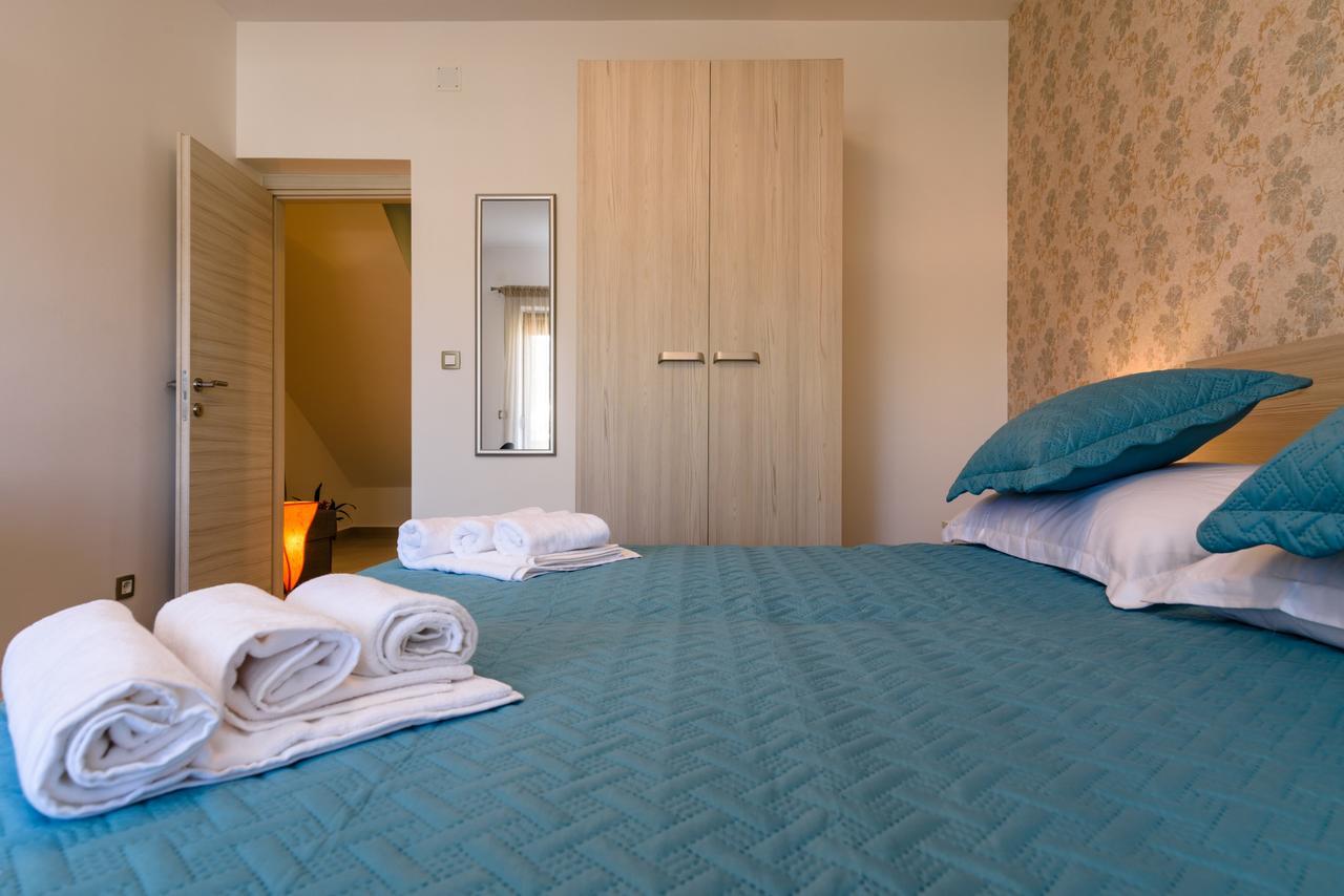 Apartmani Marko I Ana Marina Exterior foto