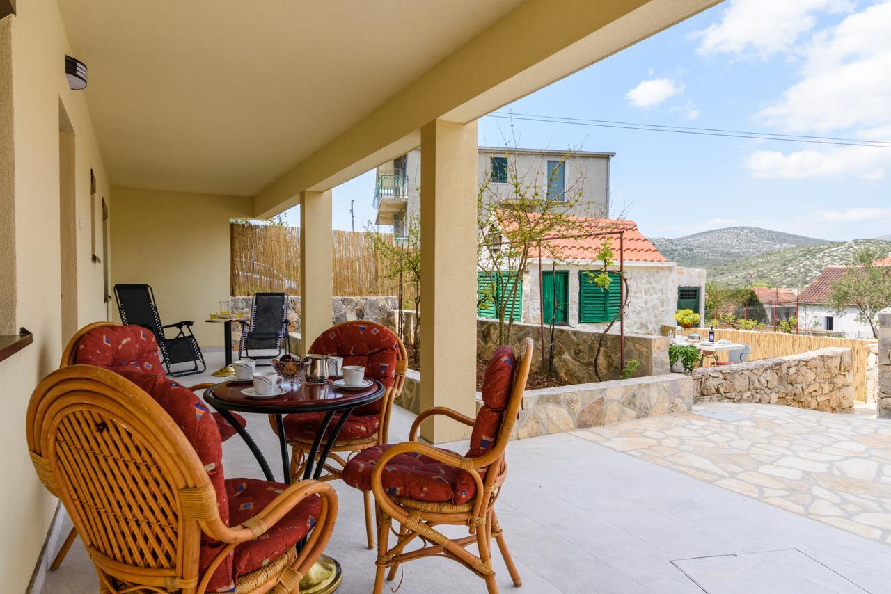 Apartmani Marko I Ana Marina Exterior foto