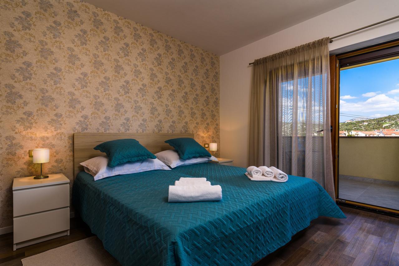 Apartmani Marko I Ana Marina Exterior foto