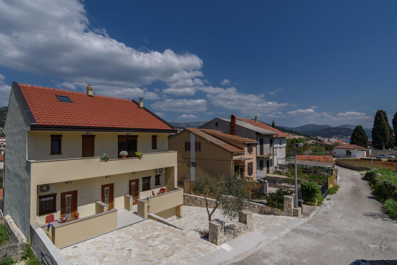 Apartmani Marko I Ana Marina Exterior foto