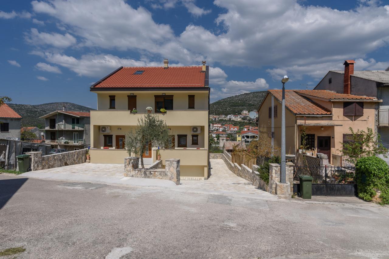 Apartmani Marko I Ana Marina Exterior foto